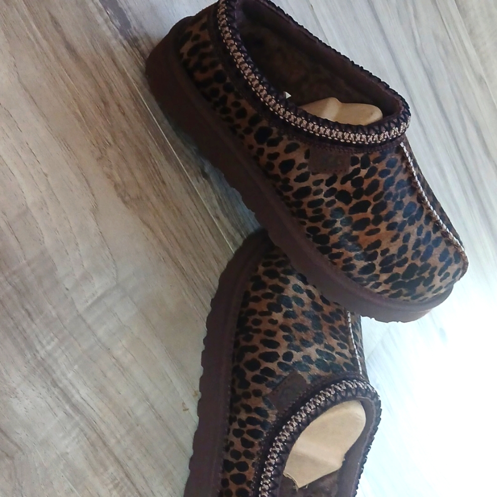 Brand new Ugg Tasman Caspian Burnt Orange Leopard Print Slippers